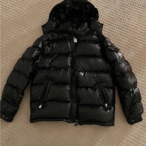 NWT Amazing puffer inspired by the Moncler Maya black men’s jacket